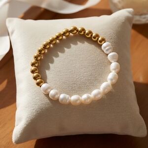 Freshwater Pearls 18K Gold Plated Beaded Bracelet Stretchy Dainty Chic